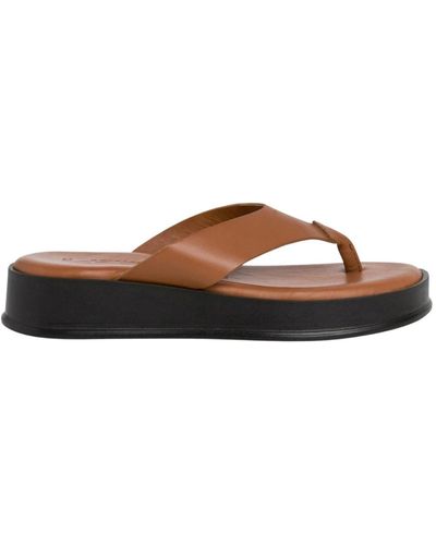 Tamaris Flip Flops - Brown