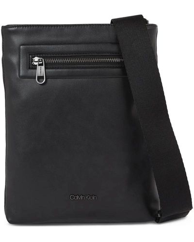 Calvin Klein Schwarze schultertasche mit reißverschluss