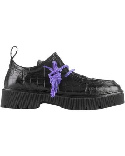 Pànchic Zapato de cordones de cuero con estampado de cocodrilo negro-violeta urbano - Azul