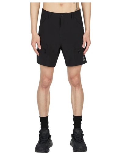 Ostrya Shorts > casual shorts - Noir