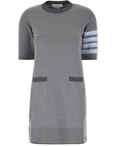 Thom Browne Stilvolle kleider für jeden anlass - Grau