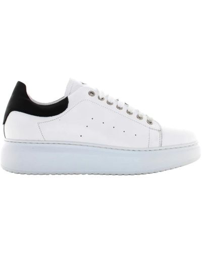 exton sneakers