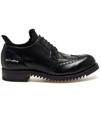 Be Positive Laced Shoes - Black