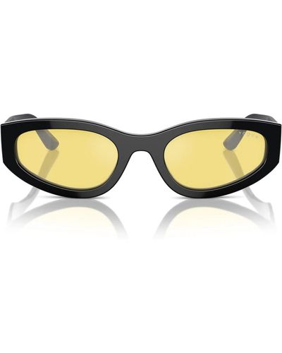 Vogue Gafas de sol geométricas irregulares con lentes amarillas - Negro