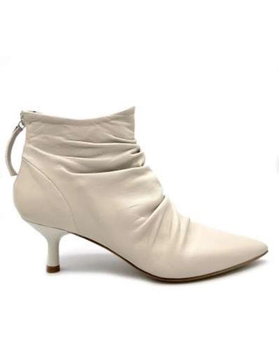 Halmanera Heeled Boots - White