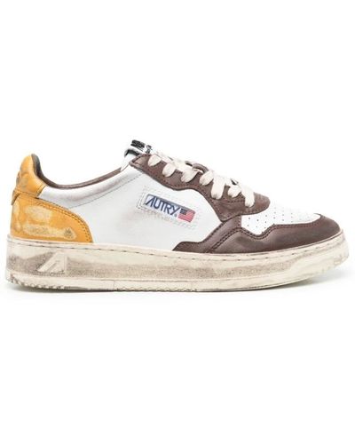 Autry Sneakers de cuero blanco vintage con diseño de paneles - Marrón
