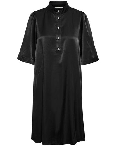 My Essential Wardrobe Abito nero semplice con maniche 1⁄2 e colletto alla cinese