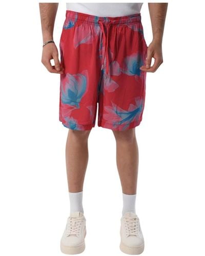 Armani Exchange Viskose bermuda shorts mit elastischem bund - Rot