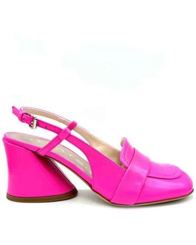 Strategia Court Shoes - Pink