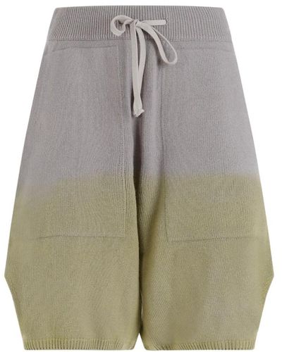 Moncler Shorts > short shorts - Gris