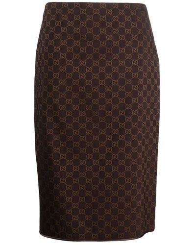 Gucci Falda lápiz marrón con patrón interlocking g