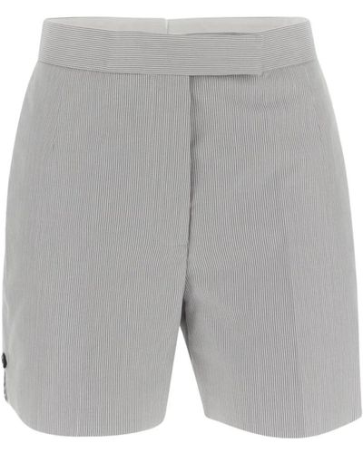 Thom Browne Shorts a rayas grises con bolsillos