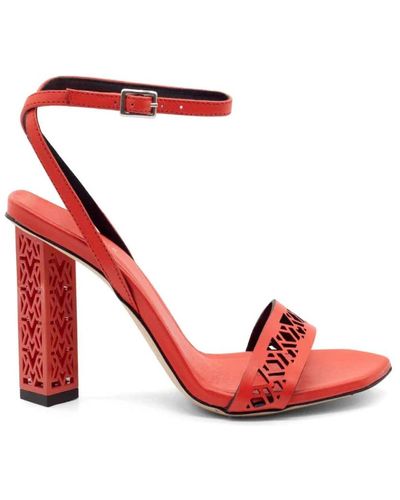 Vic Matié Perforierte monogram-sandale aus korallfarbenem kalbsleder - Rot