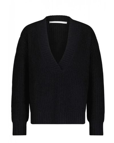 Herzensangelegenheit V-Neck Knitwear - Black
