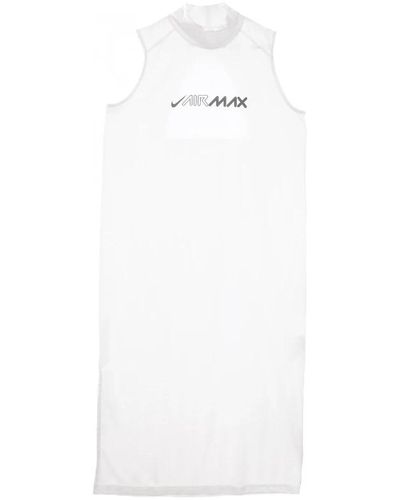 Nike Sportkleid in weiß/weiß/schwarz