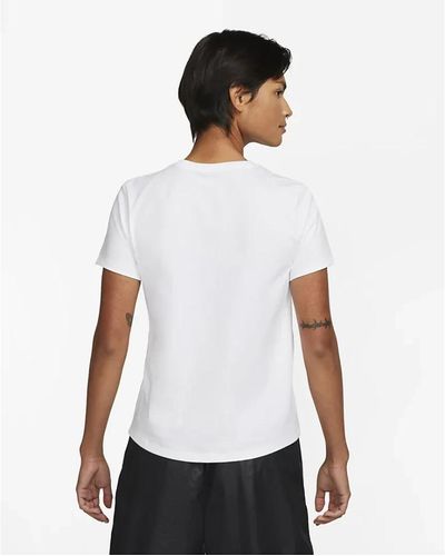 Nike Essentielles sport-t-shirt - Weiß