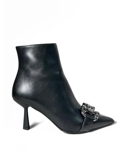 Ovyè Shoes > boots > heeled boots - Noir