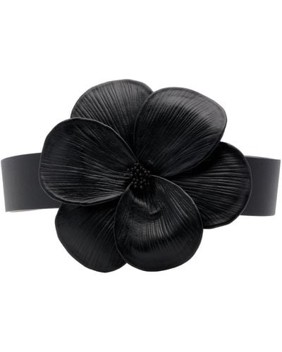 Carolina Herrera Large Flower Leather Buckle Belt - Black