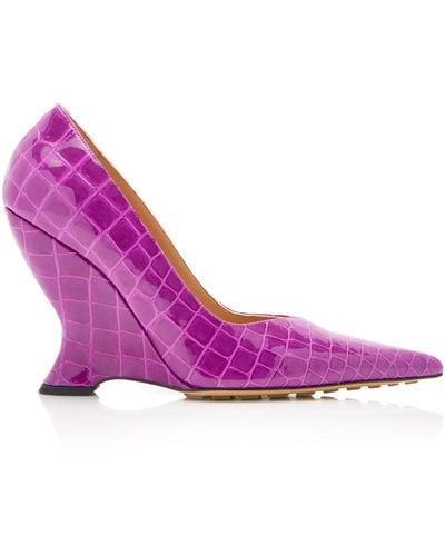 Bottega Veneta Croc-embossed Leather Wedge Court Shoes - Purple