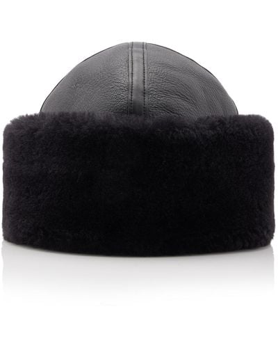 Totême Shearling Winter Hat - Black