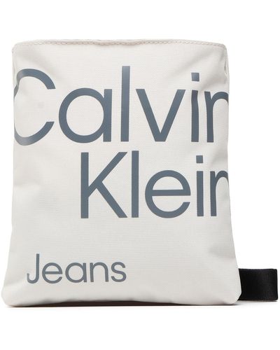 Calvin Klein Umhängetasche Sport Essentials Flatpack18 Aop K50K509825 0F4 - Weiß