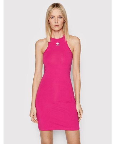 adidas Kleid Für Den Alltag Adicolor Essetials Hg6166 Slim Fit - Pink