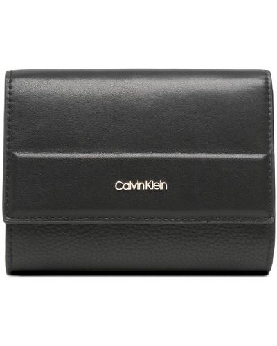 Calvin Klein Große Damen Geldbörse Daily Dressed Trifold Wallet Md K60K610484 - Schwarz