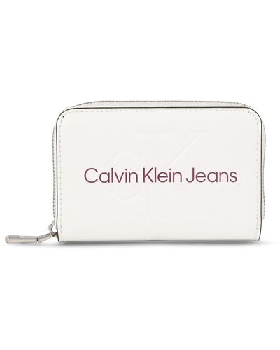 Calvin Klein Damen Geldbörse Sculpted Med Zip Around Mono K60K607229 Weiß - Natur