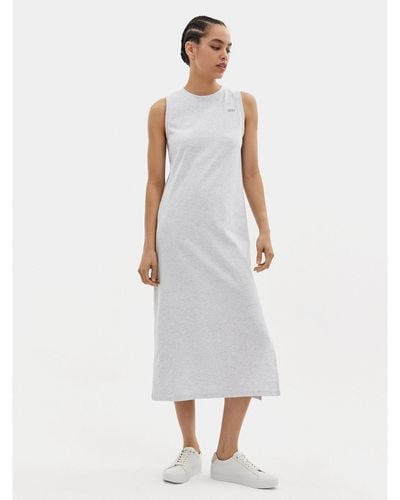 Vans Kleid Für Den Alltag Vn000Jfg Regular Fit - Weiß