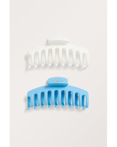 Monki Pack Of 2 Big Hair Claws – White & Light Turquoise - Blue