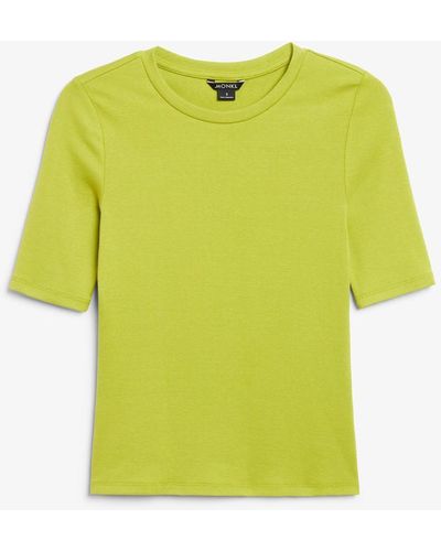Monki Weiches Körpernahes T-Shirt - Gelb