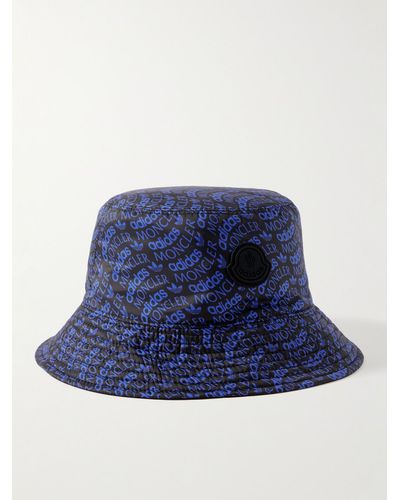 Moncler Genius Adidas Originals Cappello da pescatore in shell con logo e applicazione - Blu