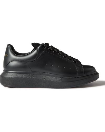 Alexander McQueen Exaggerated-Sole Studded Leather Sneakers - Black