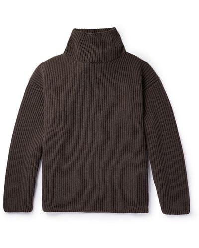 The Row Manlio Ribbed Cashmere Rollneck Sweater - Brown