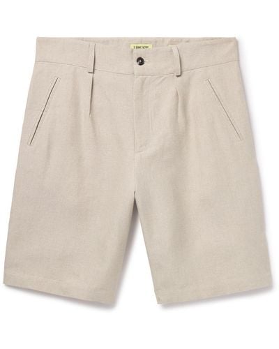 De Bonne Facture Straight-leg Pleated Belgian Linen Bermuda Shorts - Natural