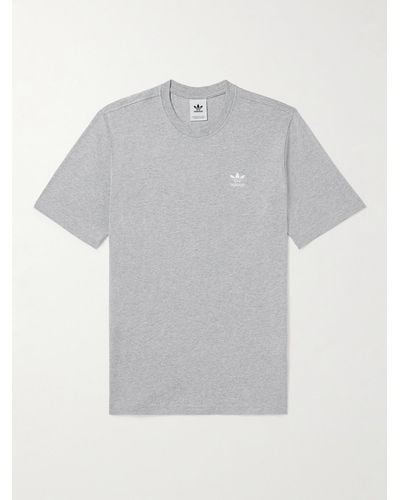 adidas Originals T-shirt in jersey di cotone con logo ricamato Essentials - Grigio