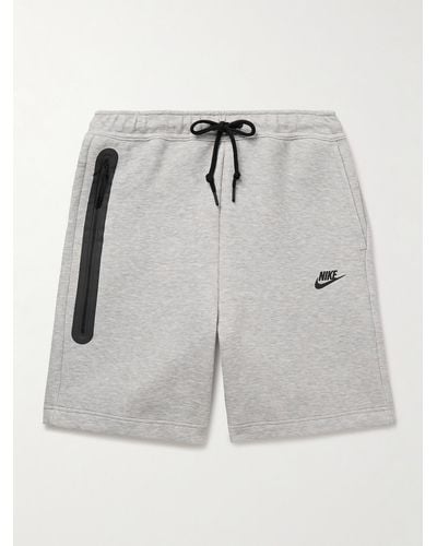 Nike Shorts a gamba dritta in Tech Fleece di misto cotone con coulisse e logo - Grigio