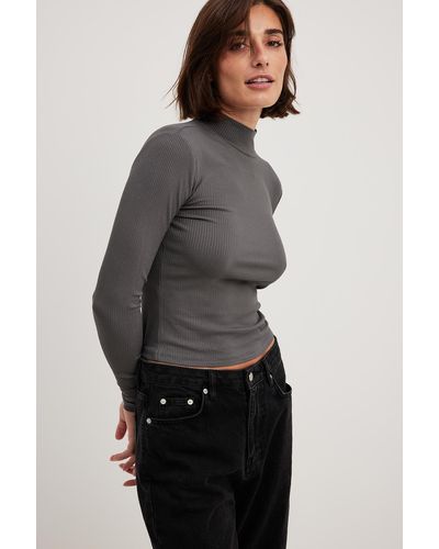 NA-KD Basic Geribde Sweater Met Turtleneck En Lange Mouwen - Grijs
