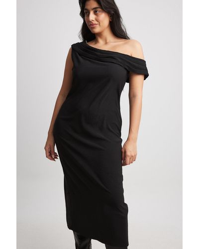 NA-KD Gedrapeerde Midi-jurk Met One-shoulder - Zwart