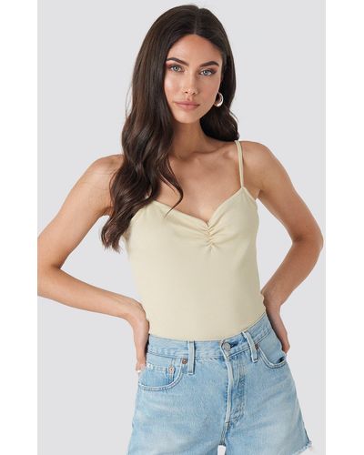 NA-KD Sweetheart Ruched Cami Top - Neutre