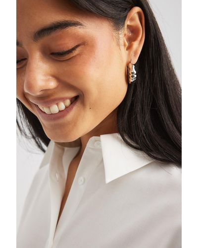 NA-KD Scrunched Earrings - Zwart