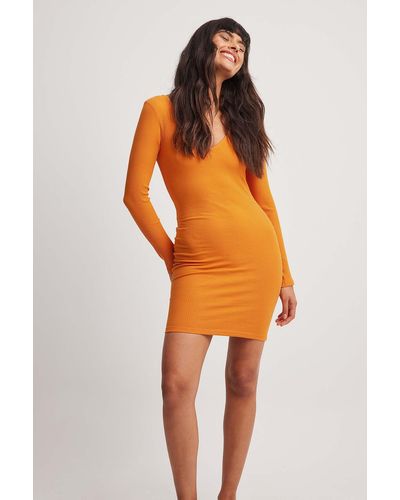 NA-KD Geribde Mini-jurk Met Lange Mouwen En V-hals - Oranje