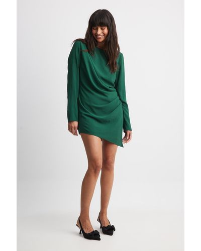 NA-KD Ingerimpelde Mini-jurk Met Gemarkeerde Taille - Groen