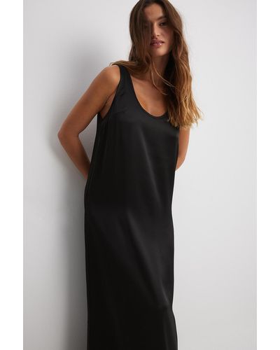 NA-KD Satijnen Maxi-jurk - Zwart