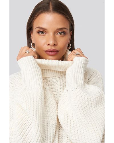 NA-KD Donnaromina X Ribbed Polo Cable Knit Sweater - Wit