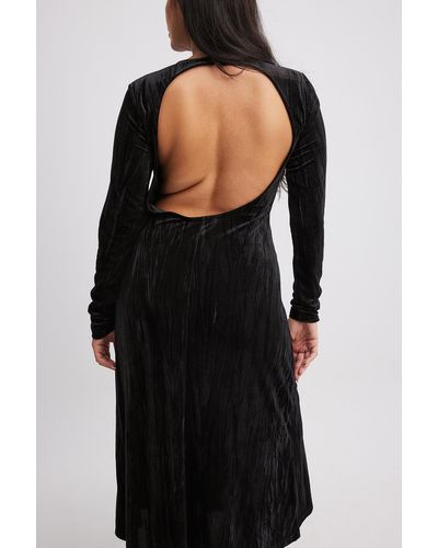 NA-KD Fluwelen Midi-jurk Met Open Rug - Zwart