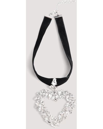 NA-KD Choker Met Hartvormige Hanger - Zwart