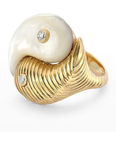 Retrouvai Yellow Gold Mother-of-pearl Yin Yang Ring, Size 6 - Metallic