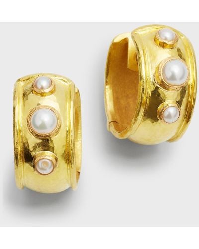 Elizabeth Locke Curved Wide Hoop Earrings With 4mm And 2.5mm Pearls - Metallic
