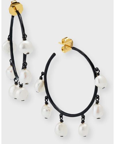 Nest Skinny Hoop Earrings With Baroque Pearls - Metallic